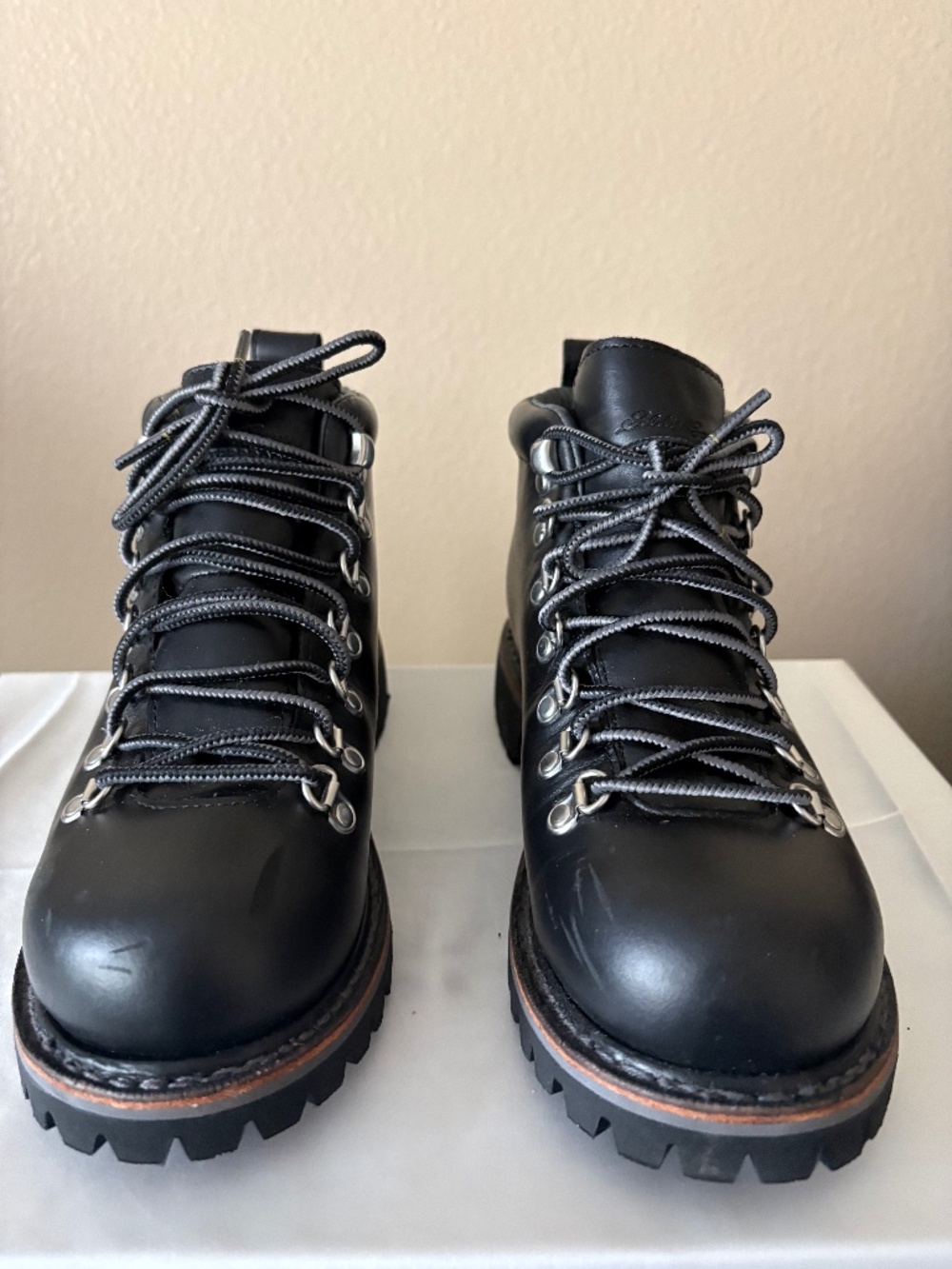 Waterproof Eddie Bauer K-6 Size 7 in Black